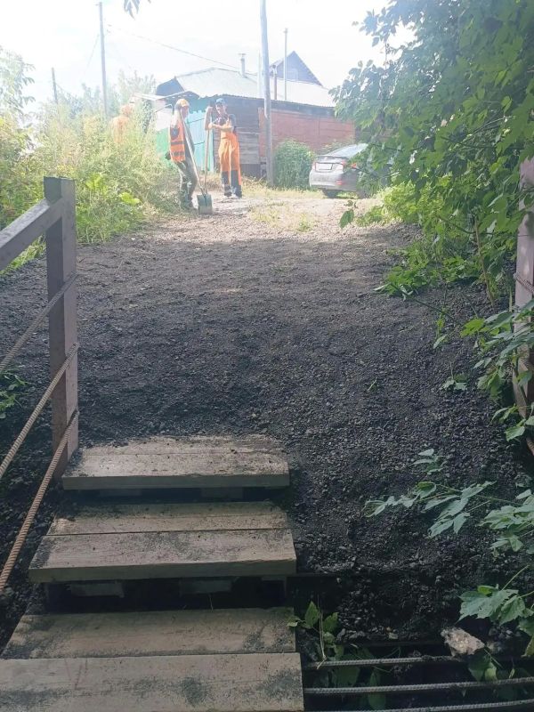 В Барнауле отремонтировали подход к мосту через Пивоварку после жалоб жителей В Барнауле отремонтировали подход к мосту через Пивоварку после жалоб жителей