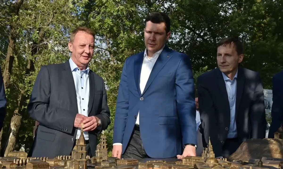 Мэр Барнаула показал главе Минпромторга РФ город с высоты Нагорного парка Мэр Барнаула показал главе Минпромторга РФ город с высоты Нагорного парка
