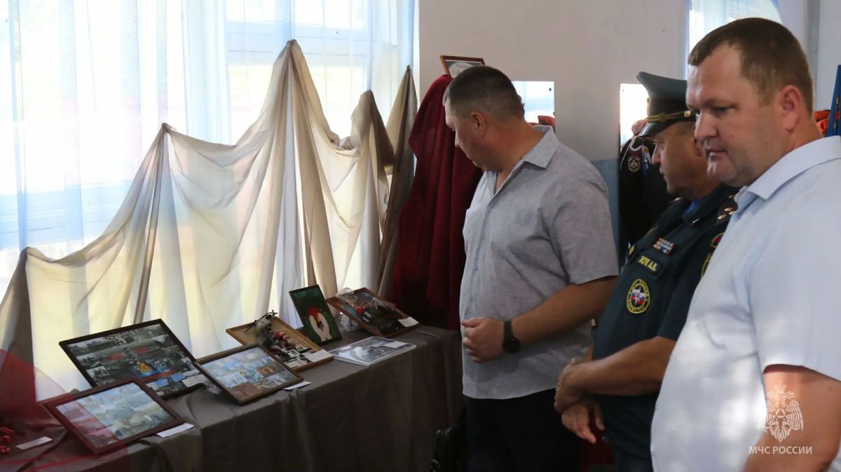 В Алтайском крае открылась старейшая в России профильная смена дружин юных пожарных В Алтайском крае открылась старейшая в России профильная смена дружин юных пожарных
