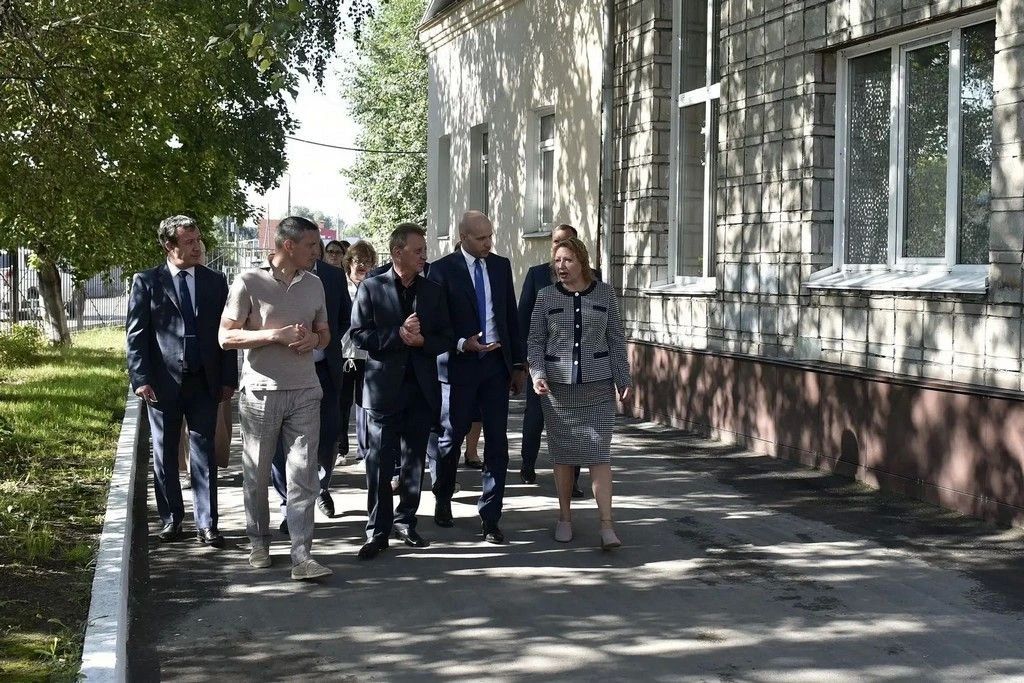 В барнаульской школе № 10 появится современное спортивное ядро В барнаульской школе № 10 появится современное спортивное ядро
