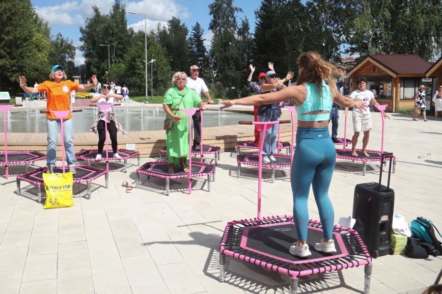 В барнаульском парке культуры и отдыха «Центральный» отметили День физкультурника В барнаульском парке культуры и отдыха «Центральный» отметили День физкультурника