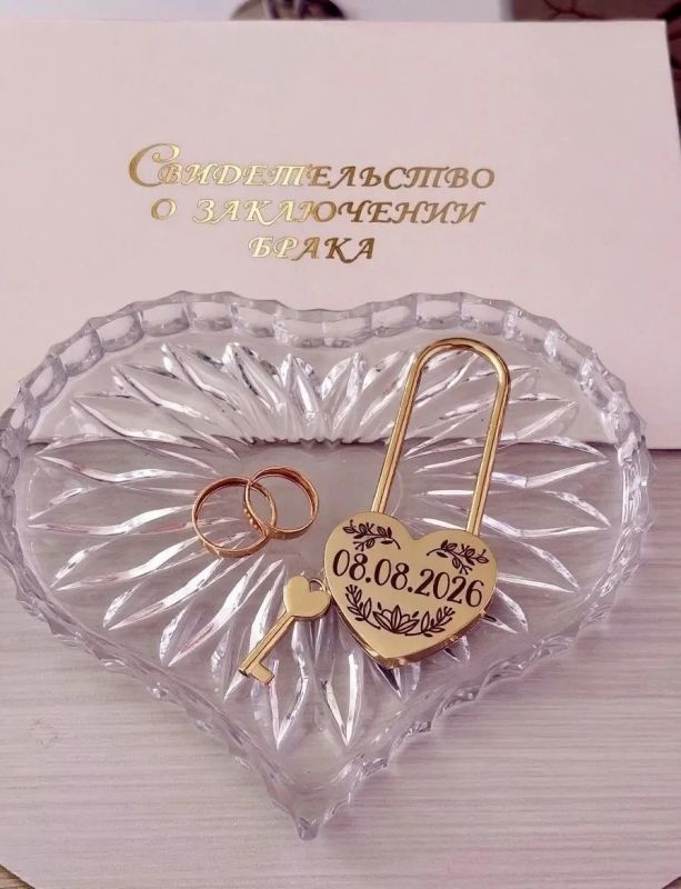 В одну из красивых дат уходящего лета в отделе ЗАГС села Ключи появилась молодая семья Нечаевых