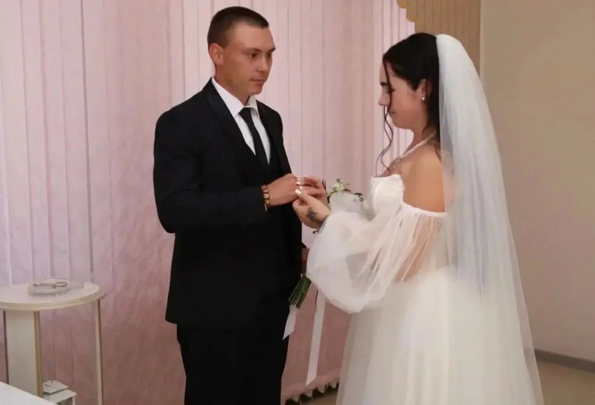 В одну из красивых дат уходящего лета в отделе ЗАГС села Ключи появилась молодая семья Нечаевых В одну из красивых дат уходящего лета в отделе ЗАГС села Ключи появилась молодая семья Нечаевых