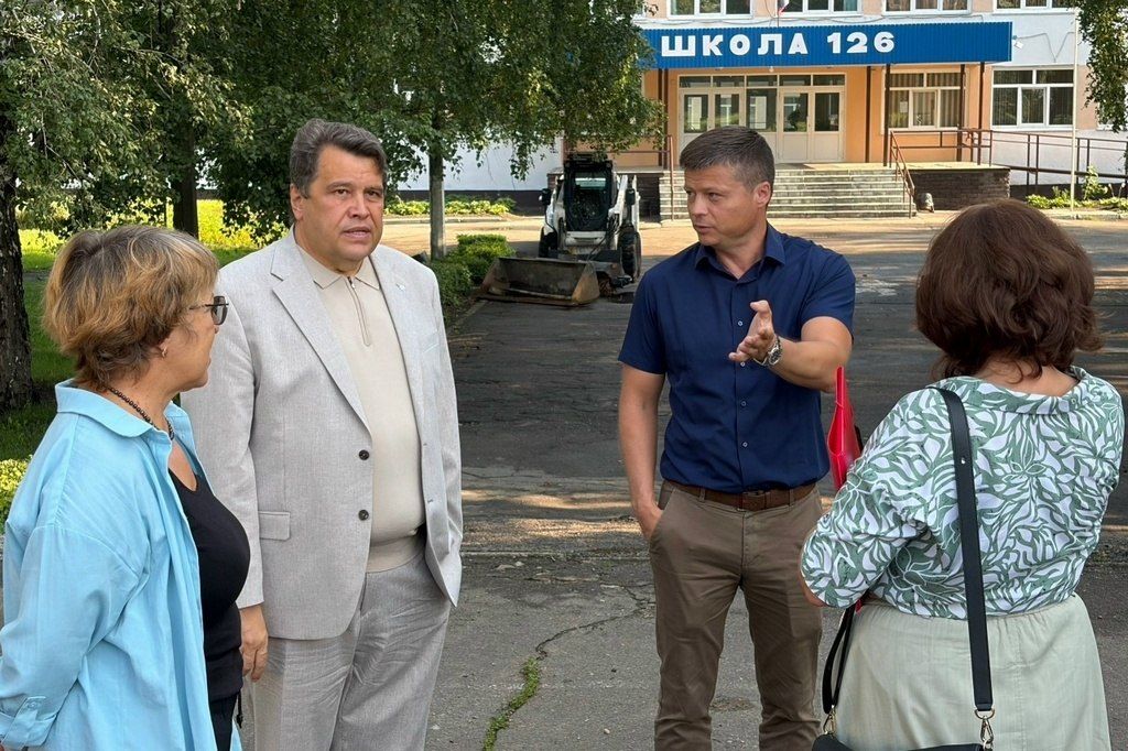 Депутаты АКЗС проверяют готовность школ к новому учебному году Депутаты АКЗС проверяют готовность школ к новому учебному году