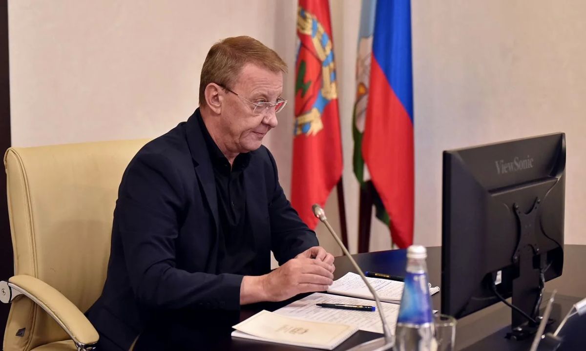 Вячеслав Франк провёл оперативное аппаратное совещание Вячеслав Франк провёл оперативное аппаратное совещание