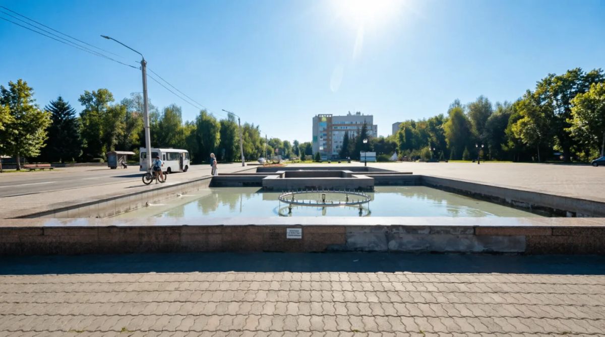 В Барнауле продолжается плановая очистка городских фонтанов В Барнауле продолжается плановая очистка городских фонтанов