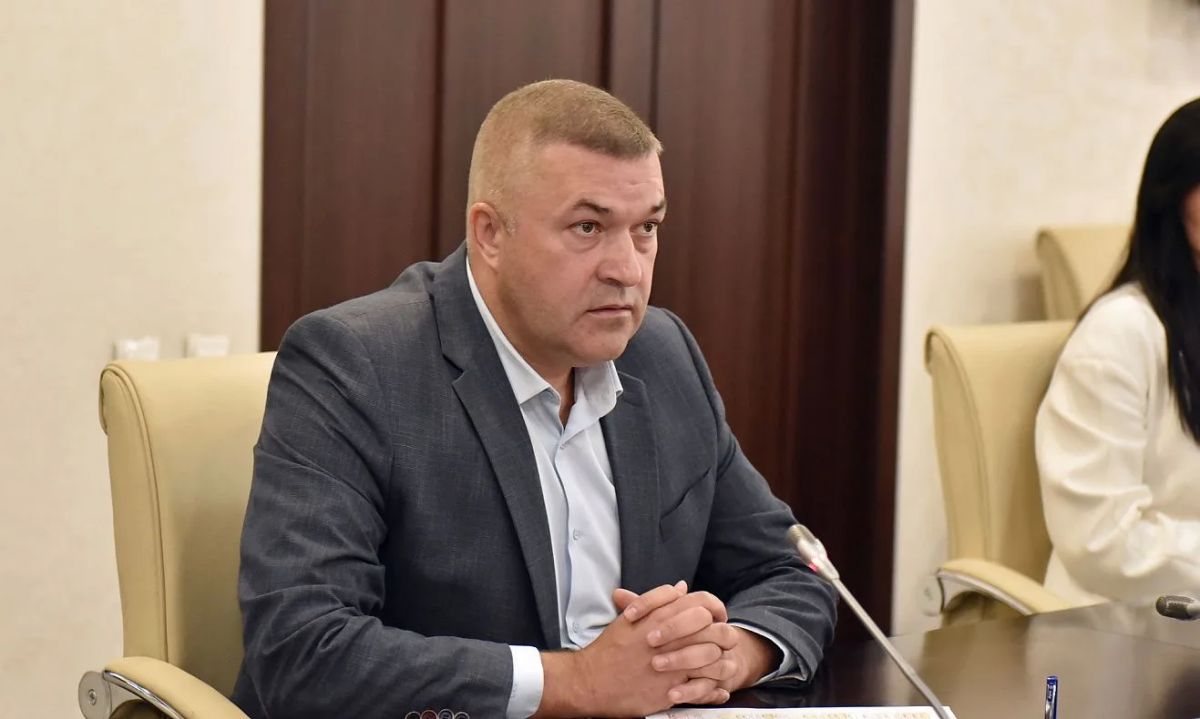 Вячеслав Франк провёл оперативное аппаратное совещание Вячеслав Франк провёл оперативное аппаратное совещание
