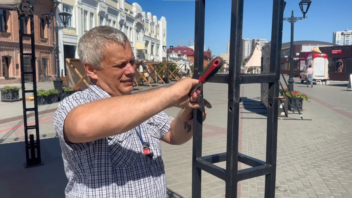 Разворачиваем выездную студию «Катунь 24» на улице Мало-Тобольской в Барнауле Разворачиваем выездную студию «Катунь 24» на улице Мало-Тобольской в Барнауле