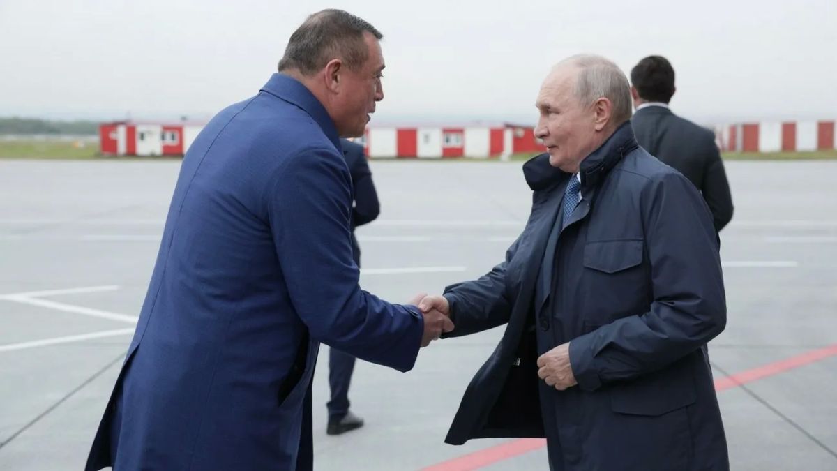 Владимир Путин прилетел в ЮжноСахалинск ради учений Тихоокеанского флота