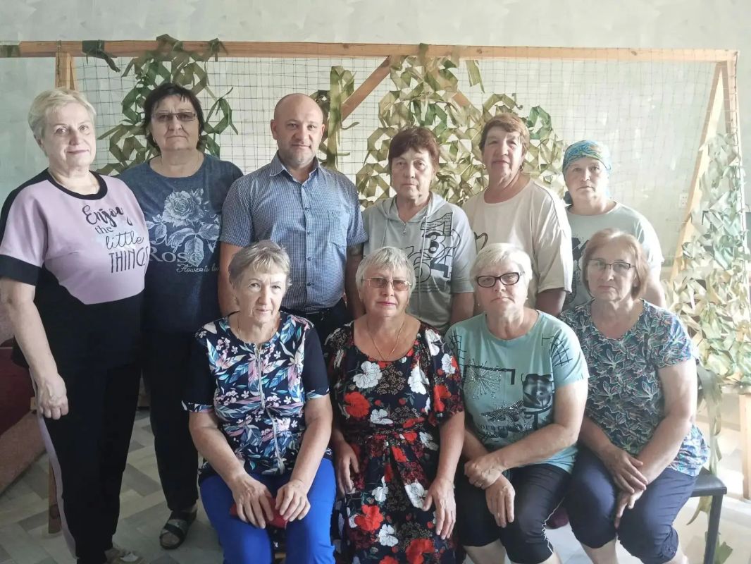 Владимир Громов встретился с волонтерской группой Ребрихинского района