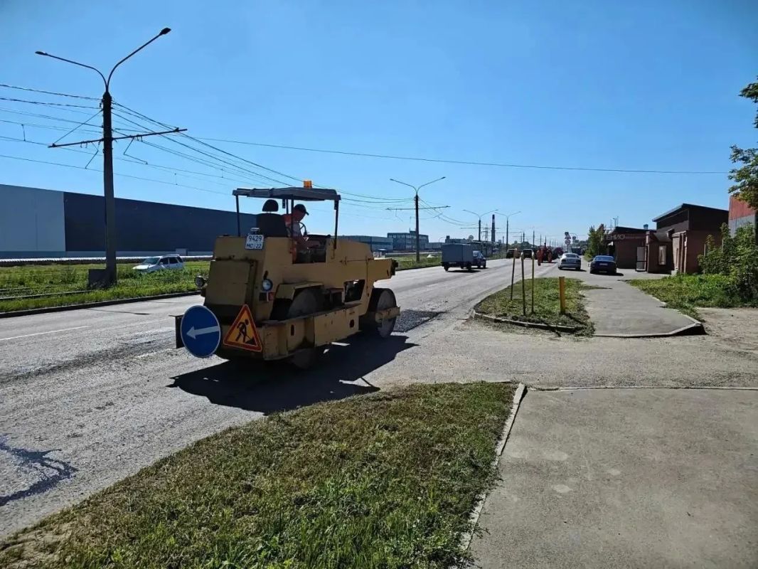Дорожные бригады Барнаула приступили к ремонтам на Попова, Приречной и Юрина