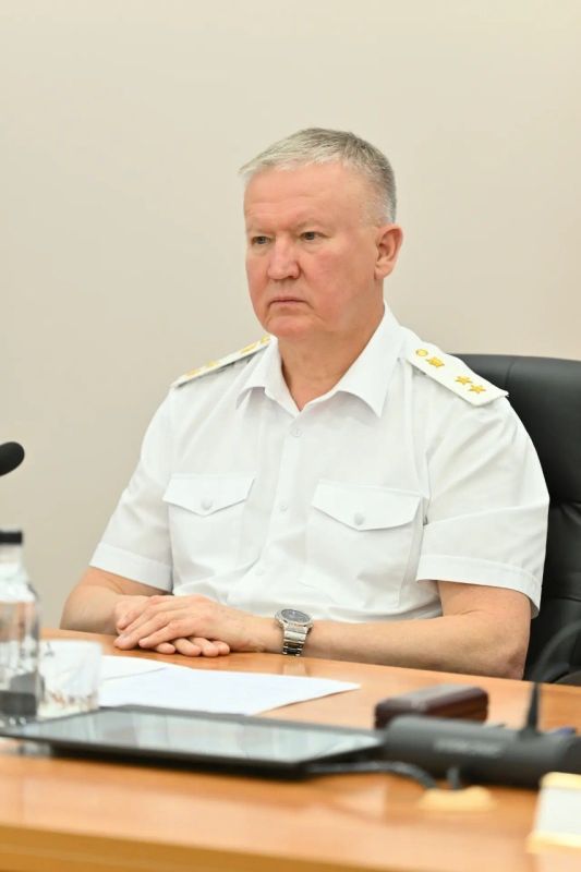 Начальник Главного управления кадров Генеральной прокуратуры Российской Федерации Олег Логунов представил прокурора Алтайского края Николая Рябова руководству региона, правоохранительных и контрольно-надзорных органов