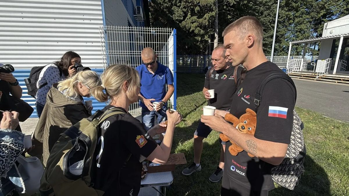 Мировой рекорд по прыжку с высоты всё ближе! Команда уже прибыла в Барнаул Мировой рекорд по прыжку с высоты всё ближе! Команда уже прибыла в Барнаул