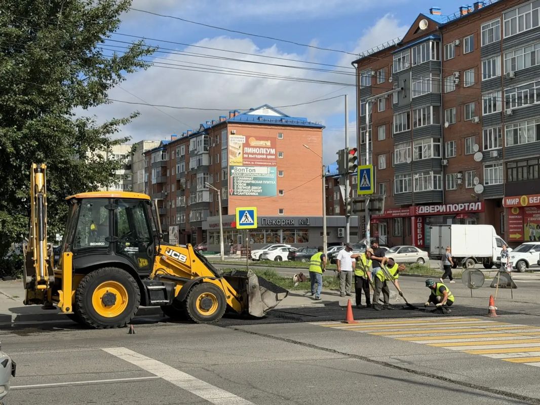 В Бийске устанавливают 13 «лежачих полицейских» В Бийске устанавливают 13 «лежачих полицейских»