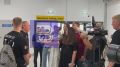 Съемочная группа «Вестей» в числе первых берет интервью у спортсмена-экстремала Сергея Бойцова и пилота Ивана Меняйло