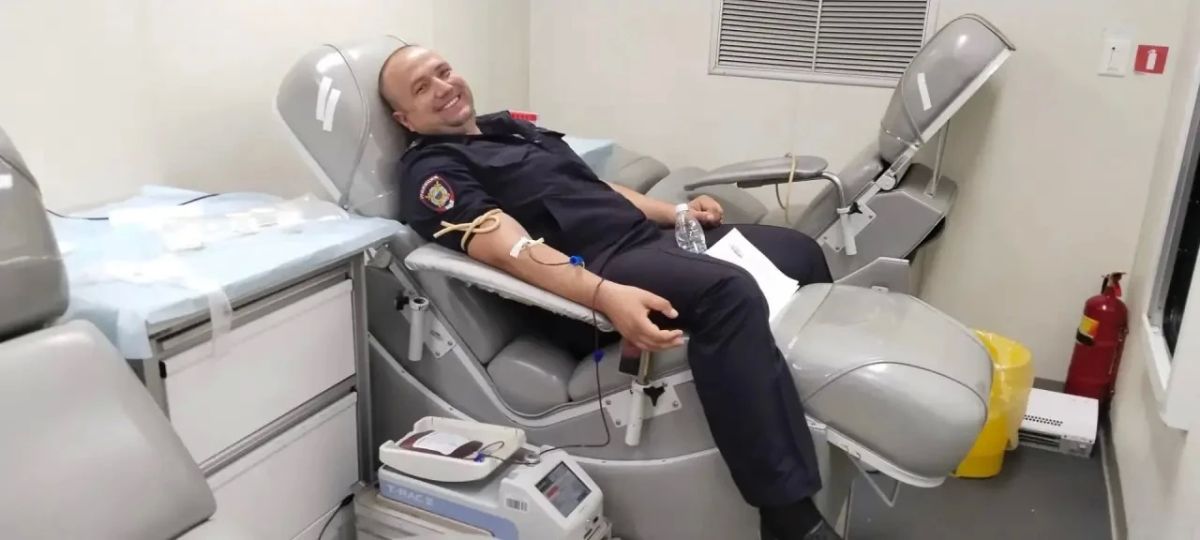 Полицейские Алтайского края стали донорами крови Полицейские Алтайского края стали донорами крови