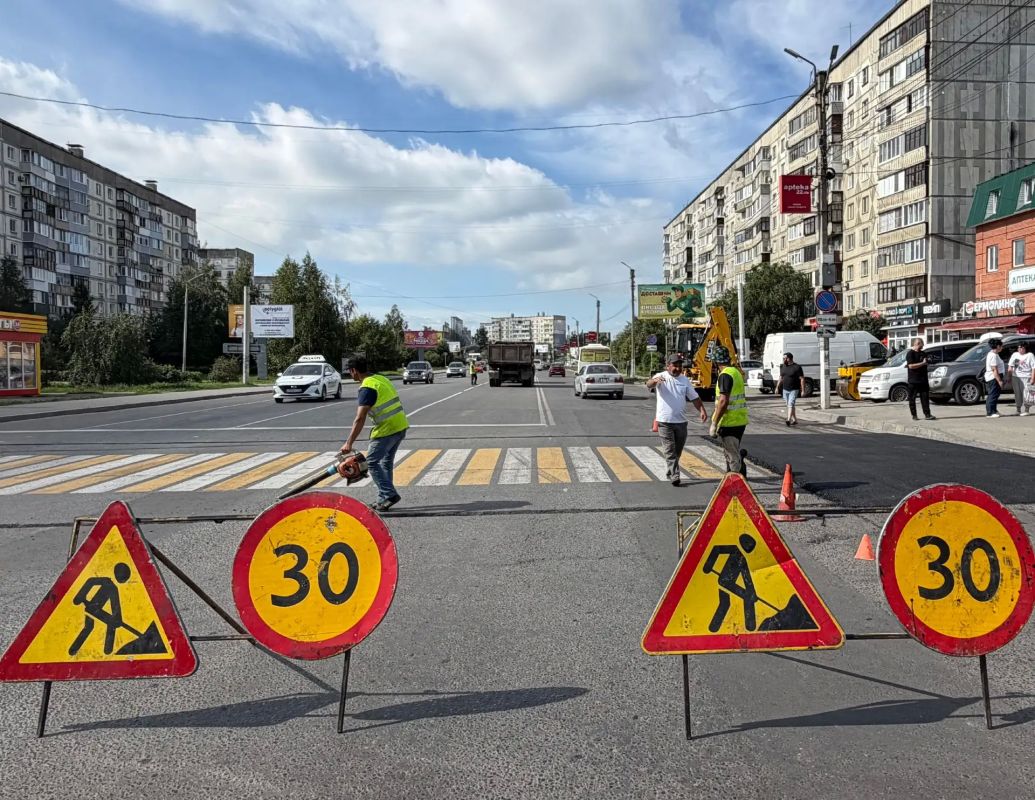 В Бийске устанавливают 13 «лежачих полицейских» В Бийске устанавливают 13 «лежачих полицейских»