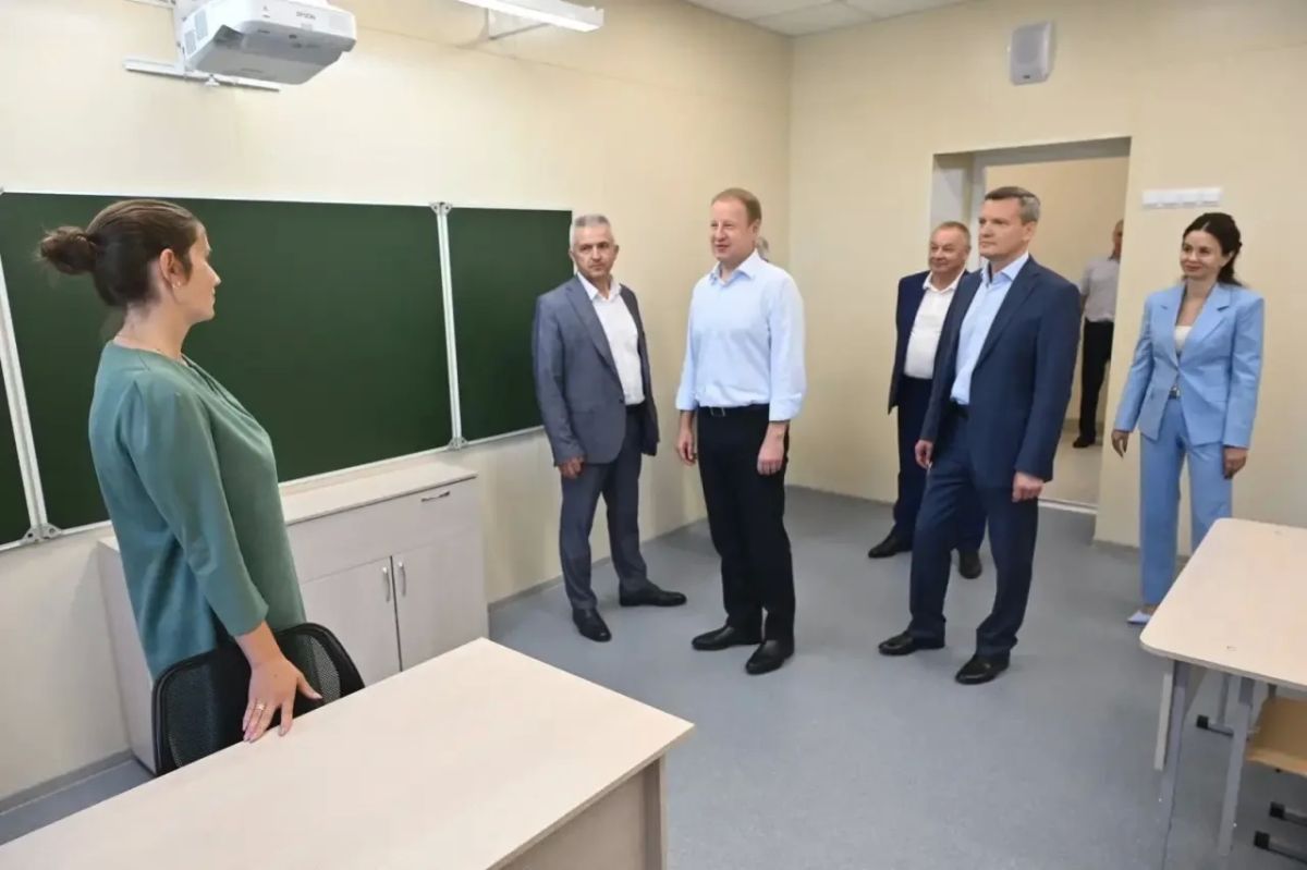 Виктор Томенко: Сегодня работаю в Калманском районе вместе с депутатами Единой России, членами правительства края и представителями местной администрации Виктор Томенко: Сегодня работаю в Калманском районе вместе с депутатами Единой России, членами правительства края и представителями местной администрации
