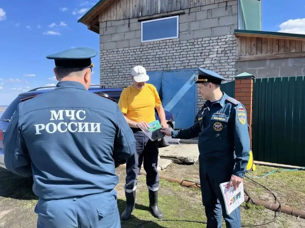 Мероприятия по обеспечению мер пожарной безопасности продолжаются в Барнауле Мероприятия по обеспечению мер пожарной безопасности продолжаются в Барнауле
