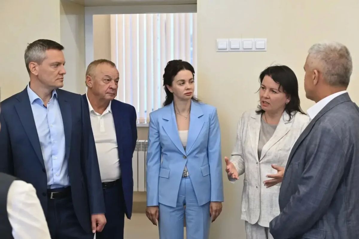 Виктор Томенко: Сегодня работаю в Калманском районе вместе с депутатами Единой России, членами правительства края и представителями местной администрации Виктор Томенко: Сегодня работаю в Калманском районе вместе с депутатами Единой России, членами правительства края и представителями местной администрации
