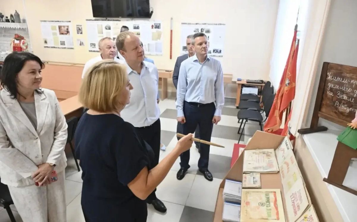 Виктор Томенко: Сегодня работаю в Калманском районе вместе с депутатами Единой России, членами правительства края и представителями местной администрации Виктор Томенко: Сегодня работаю в Калманском районе вместе с депутатами Единой России, членами правительства края и представителями местной администрации