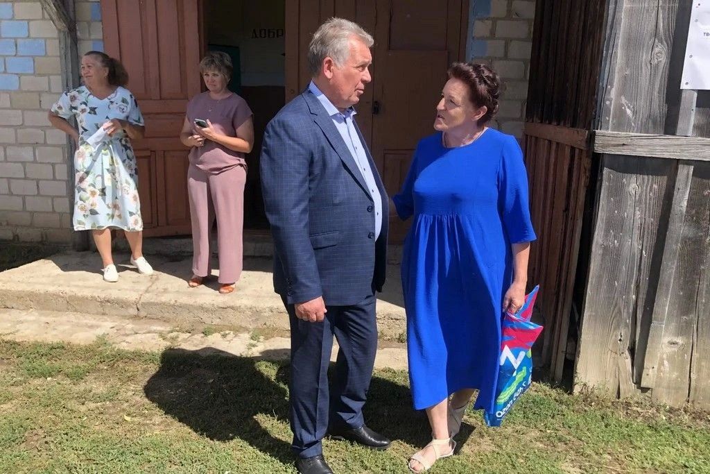 Председатель АКЗС Александр Романенко оценил состояние Домов культуры в Третьяковском районе Председатель АКЗС Александр Романенко оценил состояние Домов культуры в Третьяковском районе