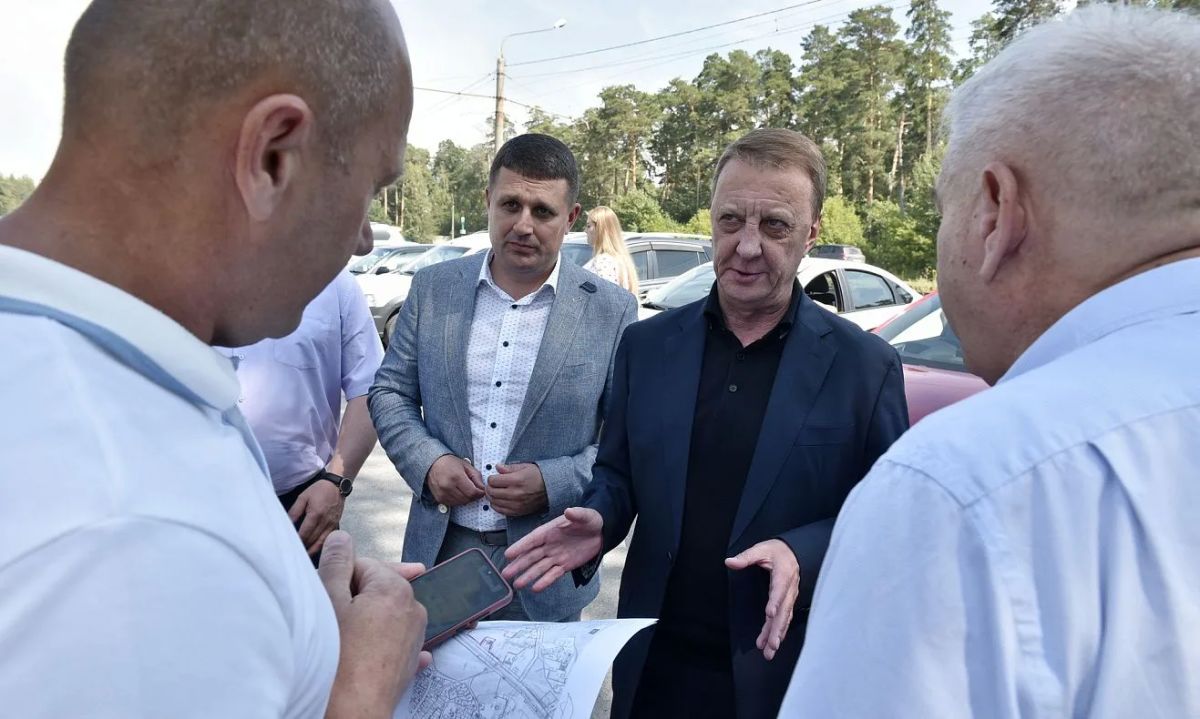 В Барнауле расширят парковку у онкологического диспансера «Надежда»