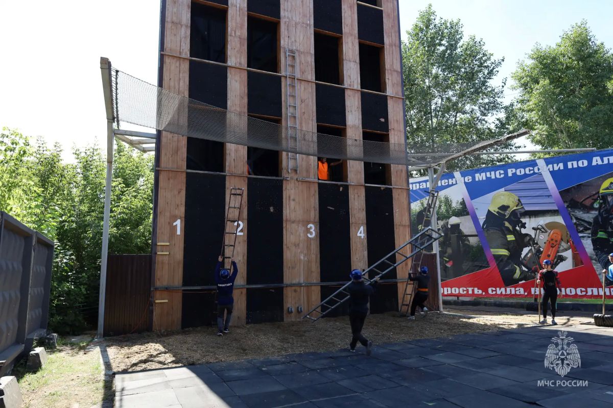 Соревнования по пожарно-спасательному спорту на Кубок Главного управления МЧС России по Алтайскому краю завершились Соревнования по пожарно-спасательному спорту на Кубок Главного управления МЧС России по Алтайскому краю завершились