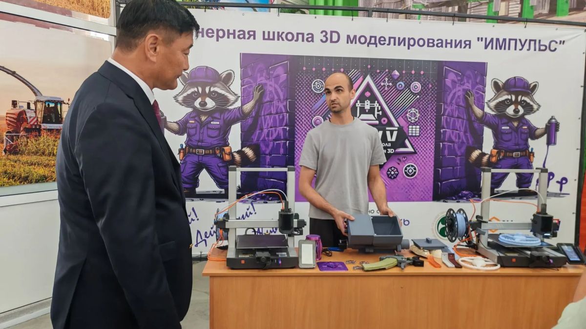 Делегация Монголии оценила алтайскую агротехнику и обсудила партнерство с аграрным вузом Делегация Монголии оценила алтайскую агротехнику и обсудила партнерство с аграрным вузом
