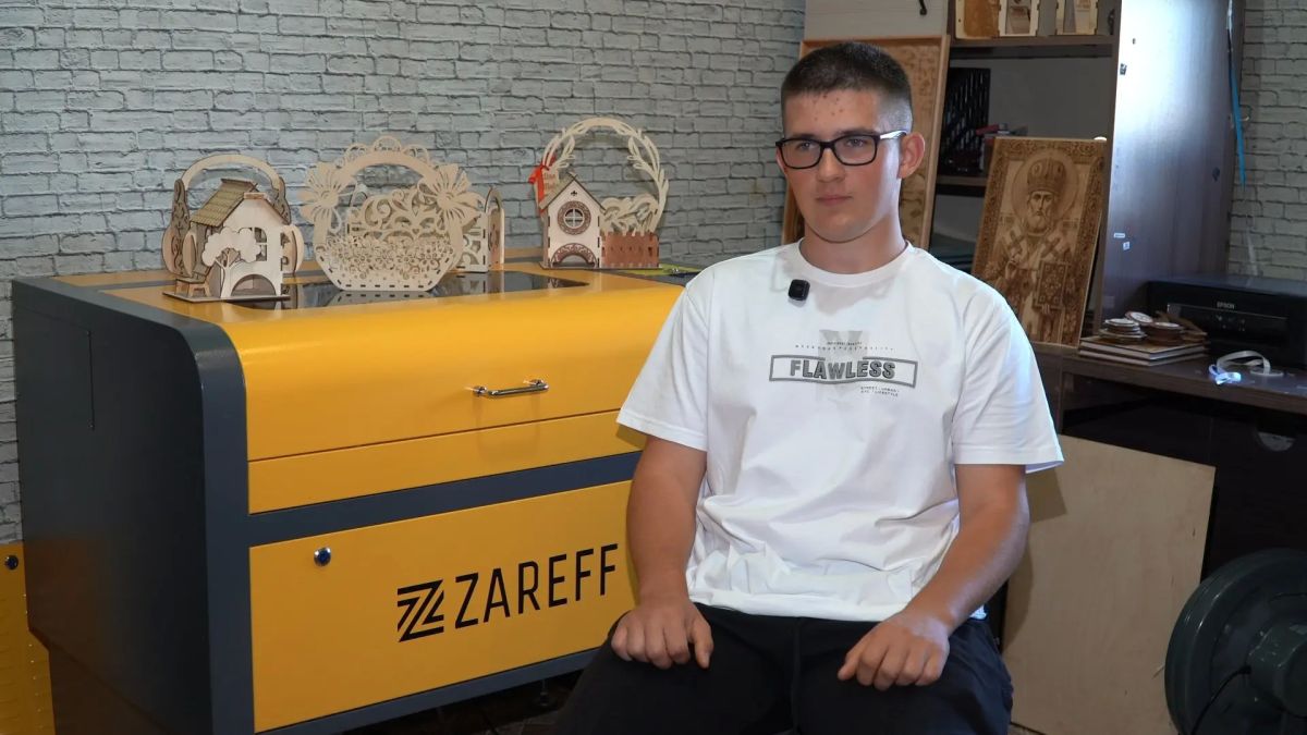 17-летний житель Ребрихинского района развивает пасеку и мечтает открыть столярную мастерскую