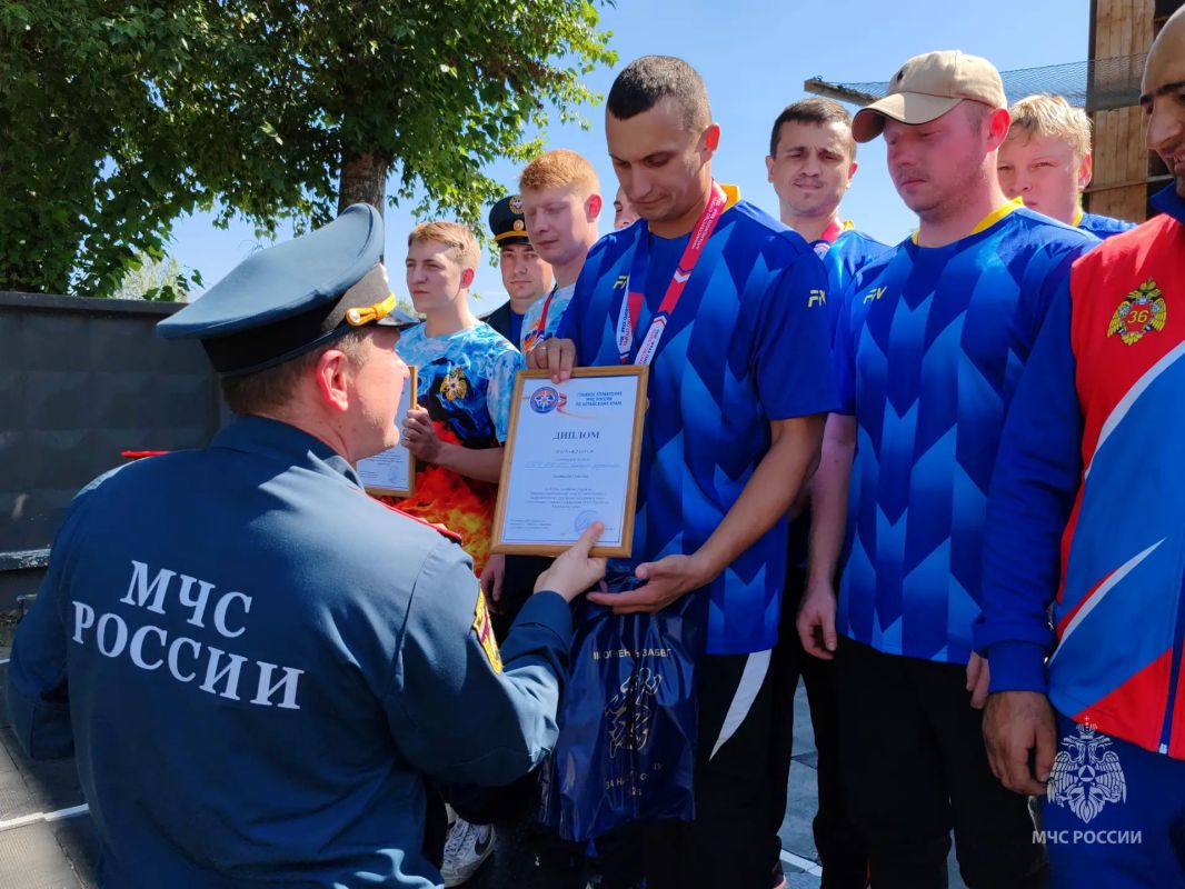 Соревнования по пожарно-спасательному спорту на Кубок Главного управления МЧС России по Алтайскому краю завершились Соревнования по пожарно-спасательному спорту на Кубок Главного управления МЧС России по Алтайскому краю завершились