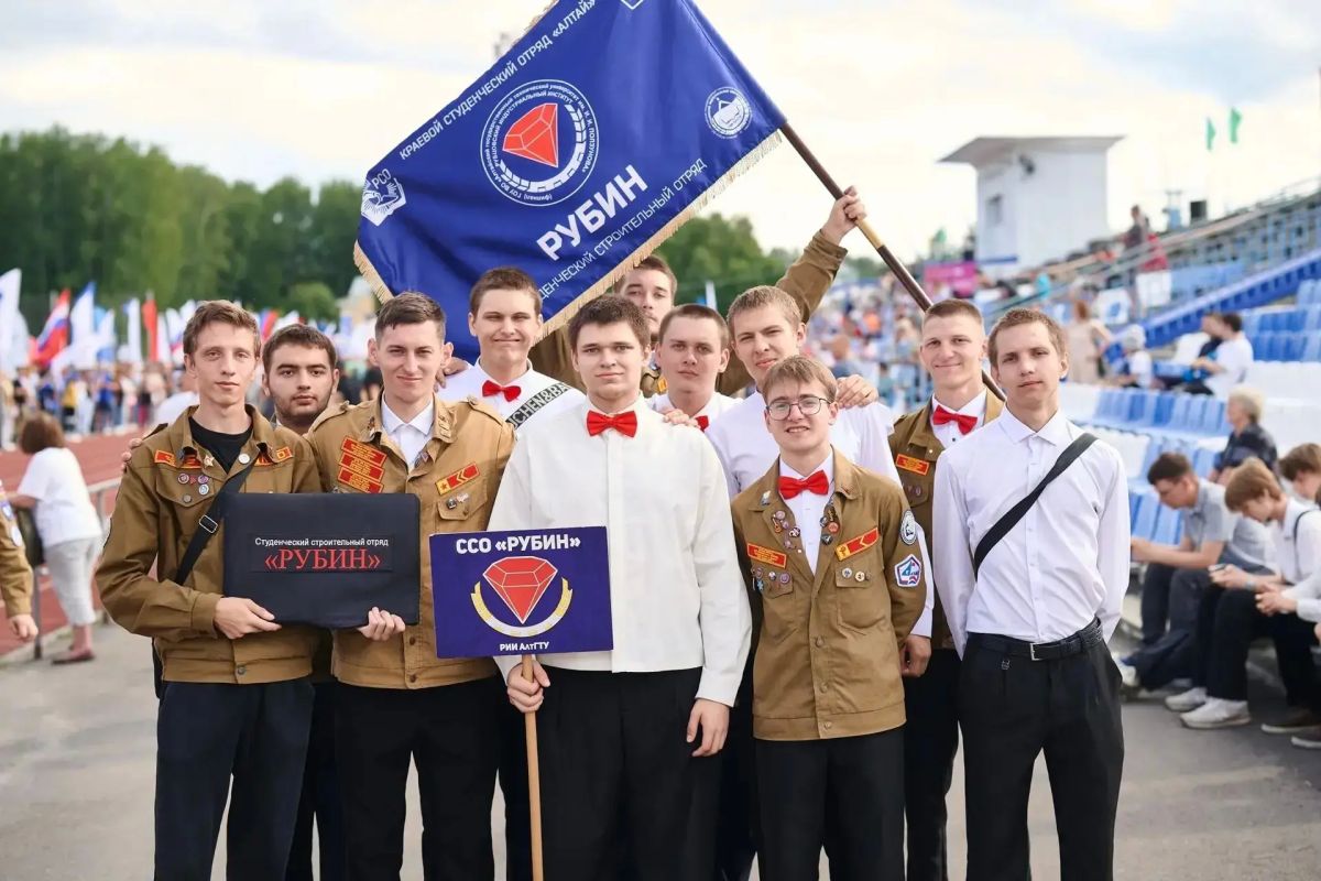 44 студента из Алтайского края помогают строить атомный реактор будущего 44 студента из Алтайского края помогают строить атомный реактор будущего