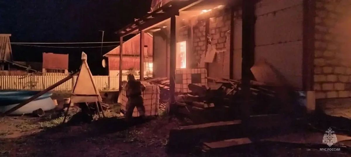 Многодетная семья спаслась из горящего дома благодаря извещателю Многодетная семья спаслась из горящего дома благодаря извещателю