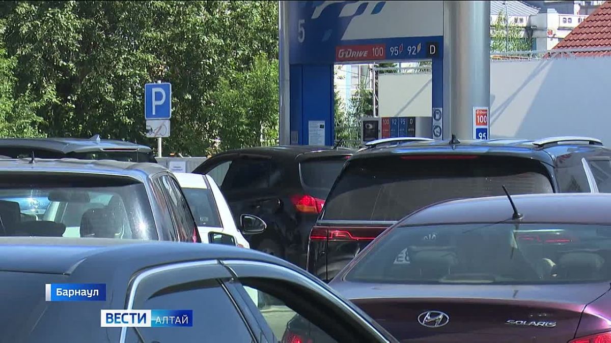 В мэрии Барнаула обсудили ситуацию с топливом на автомобильных заправочных станциях города