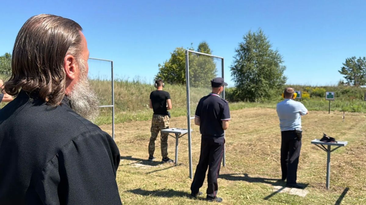 Точность и характер: в полиции Бийска определили сильнейших стрелков Точность и характер: в полиции Бийска определили сильнейших стрелков