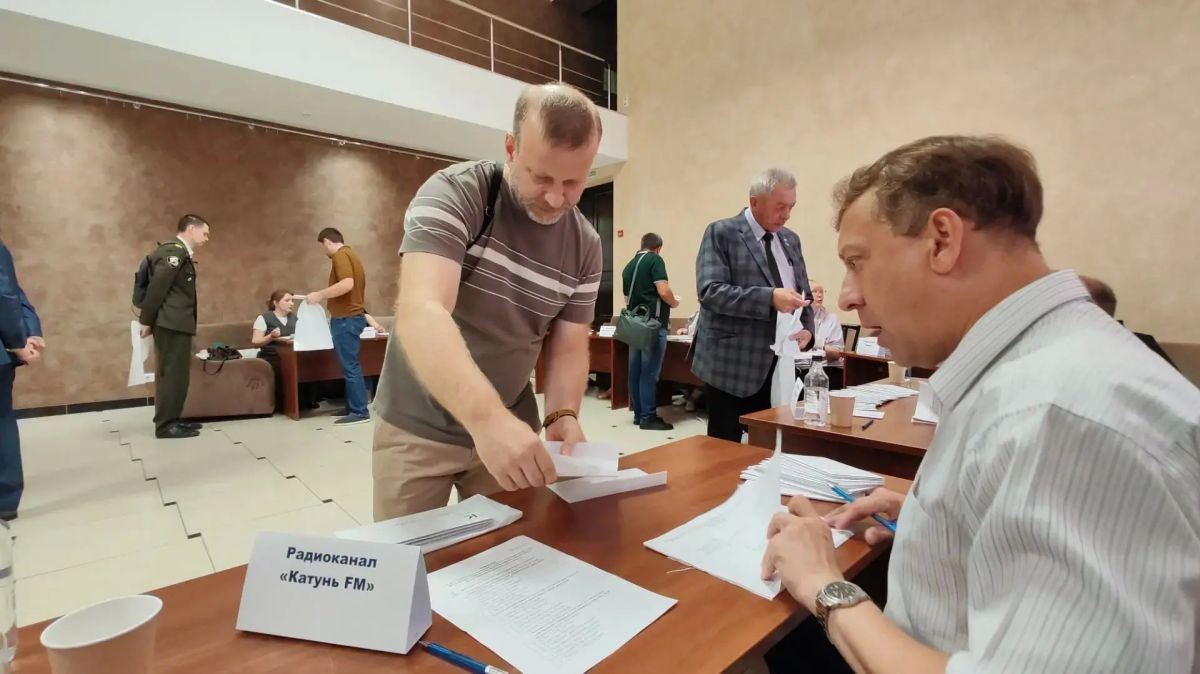 Жеребьевка по распределению эфирного времени и печатных площадей на выборах прошла в Алтайском крае Жеребьевка по распределению эфирного времени и печатных площадей на выборах прошла в Алтайском крае
