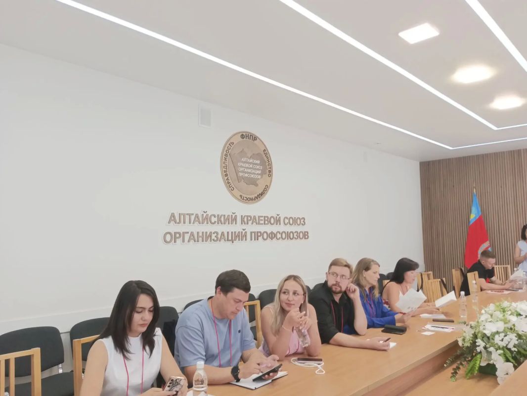 В Алтайском крае стартовал прием заявок на краевые «подъемные» для молодых специалистов, и это отличная новость для всех, кто только начинает свой путь в профессии В Алтайском крае стартовал прием заявок на краевые «подъемные» для молодых специалистов, и это отличная новость для всех, кто только начинает свой путь в профессии