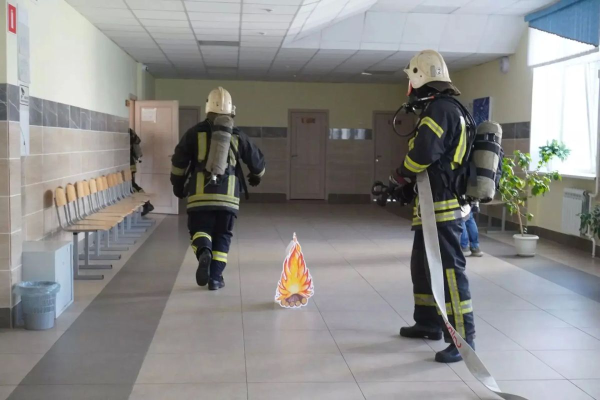 В барнаульских школах и детсадах прошли антитеррористические учения В барнаульских школах и детсадах прошли антитеррористические учения