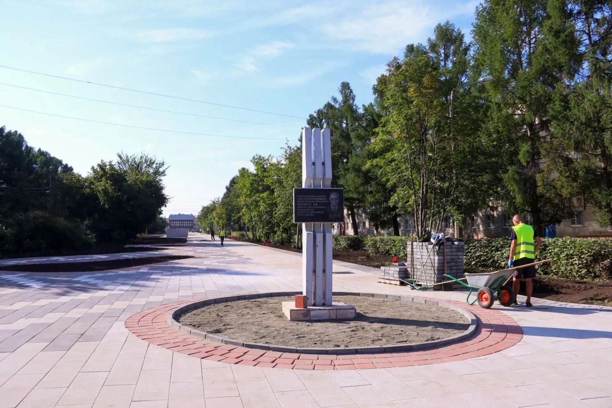 Аллея имени А. И. Чепурко в поселке Южном постепенно превращается в современное общественное пространство Аллея имени А. И. Чепурко в поселке Южном постепенно превращается в современное общественное пространство