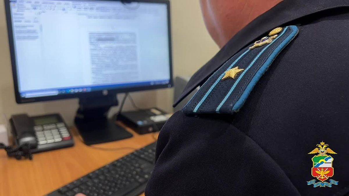 В Барнауле транспортные полицейские задержали жителя Новосибирска с крупной партией наркотиков