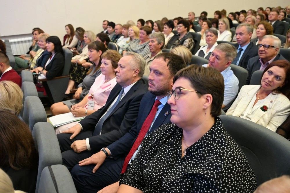 Александр Романенко поприветствовал участников краевого августовского педсовета Александр Романенко поприветствовал участников краевого августовского педсовета