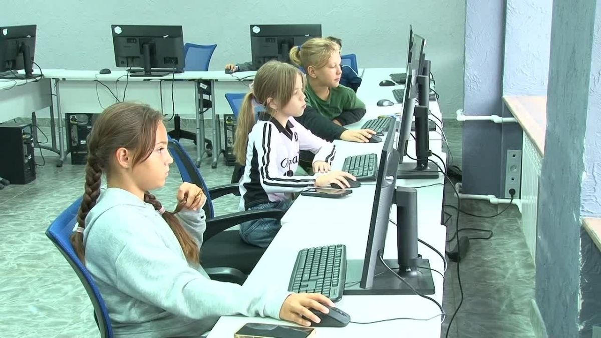 Новая смена IT-школы, которая создана в Бийском педагогическом колледже, начала работу