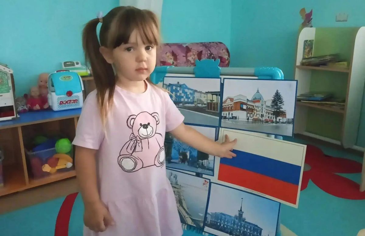 В детских садах Барнаула отмечают День Государственного флага В детских садах Барнаула отмечают День Государственного флага