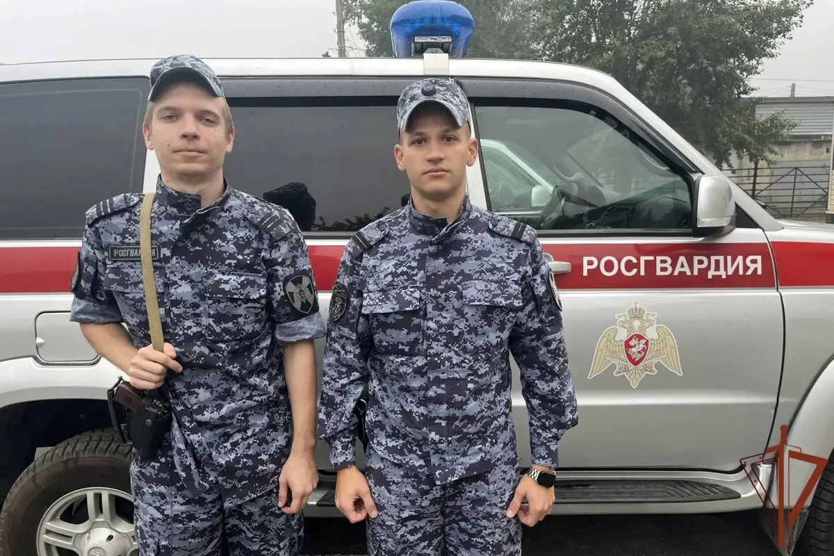 Сотрудники Росгвардии помогли родителям найти пропавших детей в Бийске