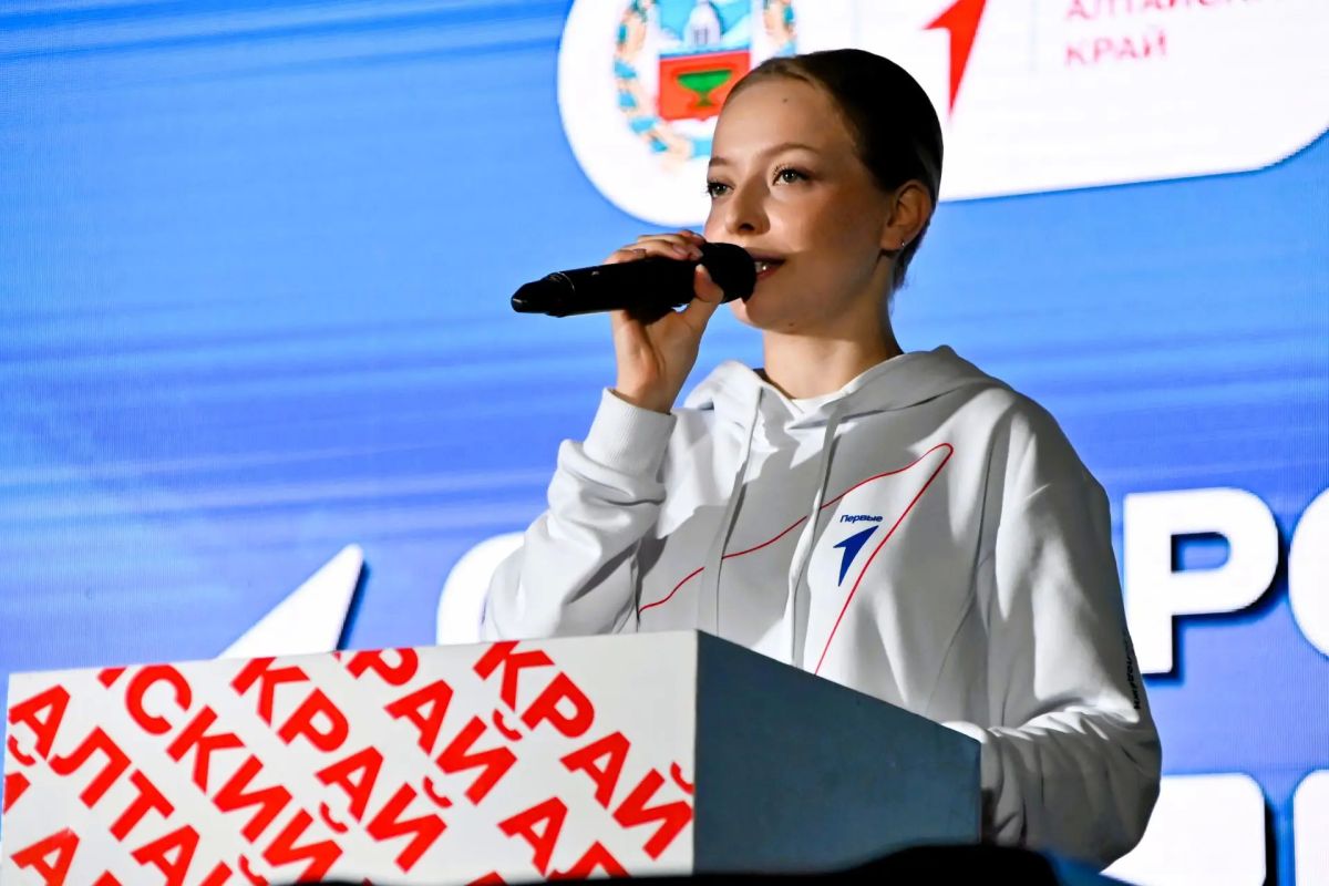 Ирина Акимова встречает День Российского флага на смене «Время Первых.Сибирский Артек» Ирина Акимова встречает День Российского флага на смене «Время Первых.Сибирский Артек»