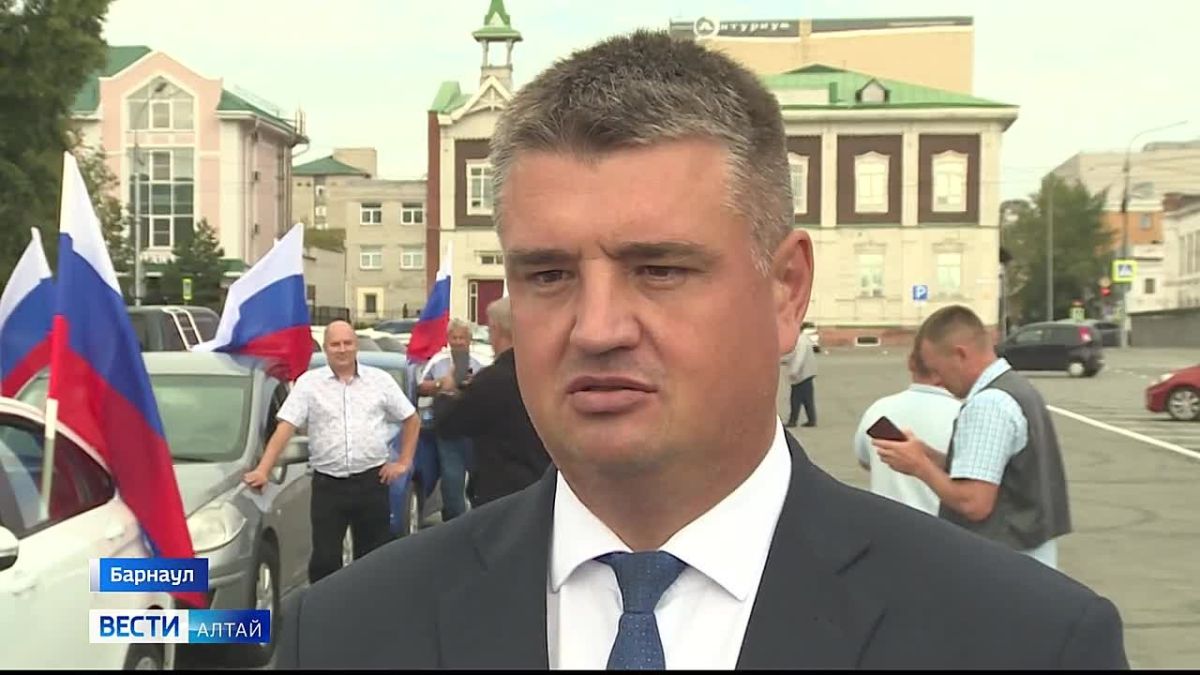 В День государственного флага в Алтайском крае прошли патриотические мероприятия