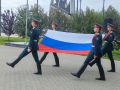 В Барнауле проходит торжественная церемония поднятия Государственного флага России
