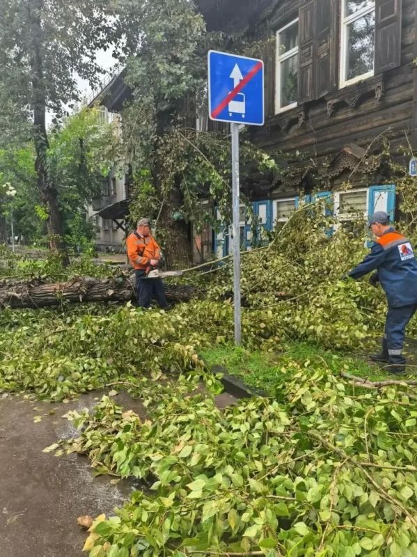 В Иркутской области и Бурятии прошли обильные дожди с ураганным ветром В Иркутской области и Бурятии прошли обильные дожди с ураганным ветром