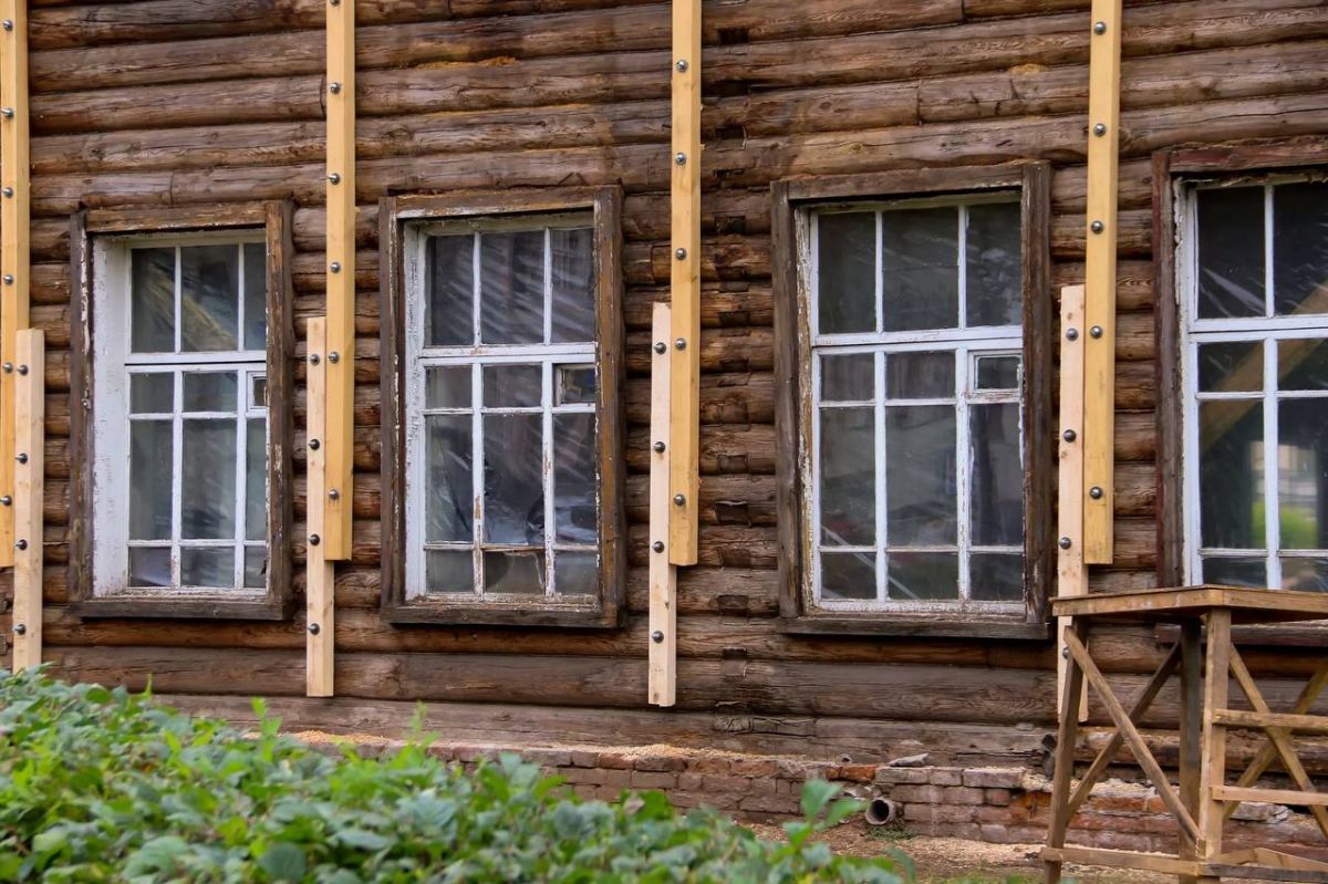 На улице Пушкина реставрируют дореволюционный особняк На улице Пушкина реставрируют дореволюционный особняк