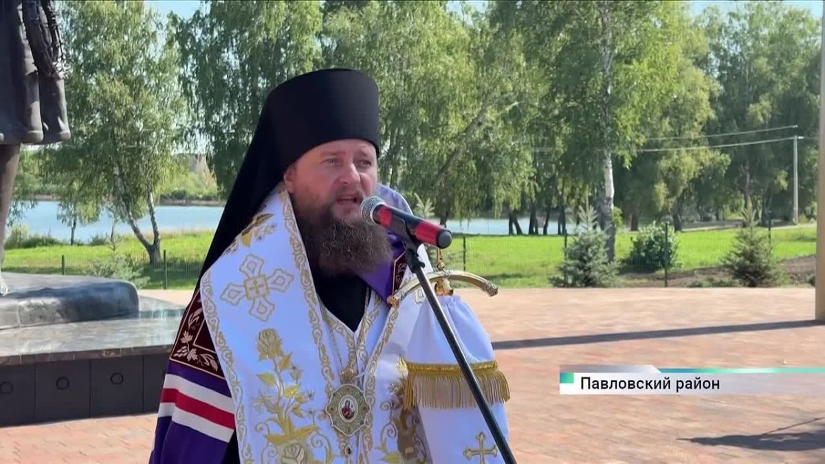 Павловском районе открыли памятник родителям, не дождавшимся сыновей с войны